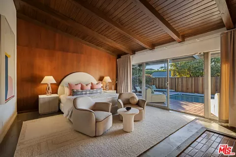 Bedroom - 9440 Gallatin Rd, Downey, CA 90240 photo 1 of 8