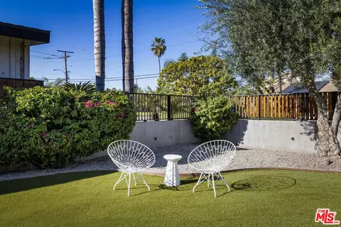 Exterior - 9440 Gallatin Rd, Downey, CA 90240 photo 14 of 15