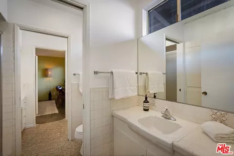Bath - 9440 Gallatin Rd, Downey, CA 90240 photo 5 of 6