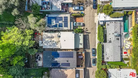 8518 Walnut Dr, Los Angeles, CA 90046