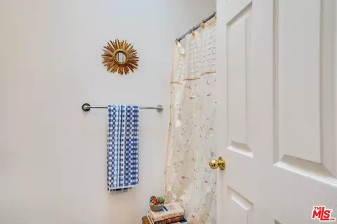 Bath - 146 Apache, Topanga, CA 90290 photo 1 of 3