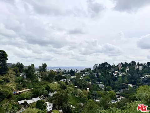 8468 Elusive Dr, Los Angeles, CA 90046