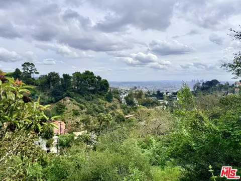 8468 Elusive Dr, Los Angeles, CA 90046
