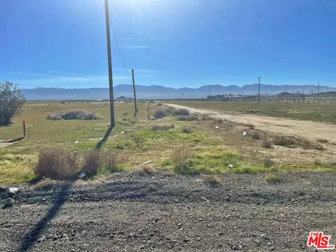 18468 E Ave O, Palmdale, CA 93591 photo 5
