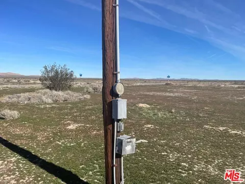 18468 E Ave O, Palmdale, CA 93591 photo 9