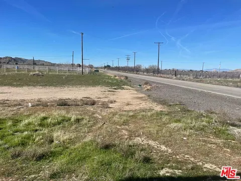18468 E Ave O, Palmdale, CA 93591 photo 4