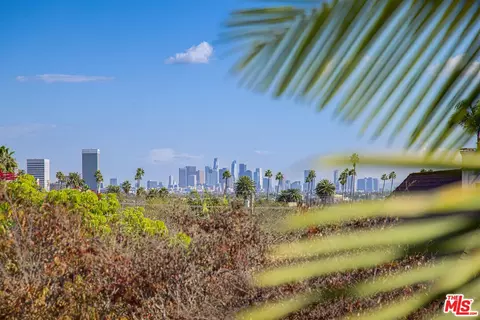 261 S Reeves Dr #PH3, Beverly Hills, CA 90212