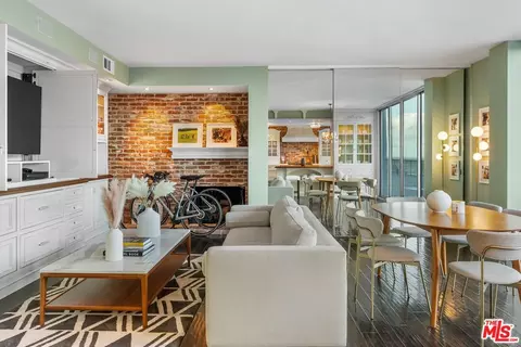17366 W Sunset Blvd #102, Pacific Palisades, CA 90272
