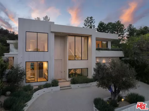 17177 Adlon Rd, Encino, CA 91436