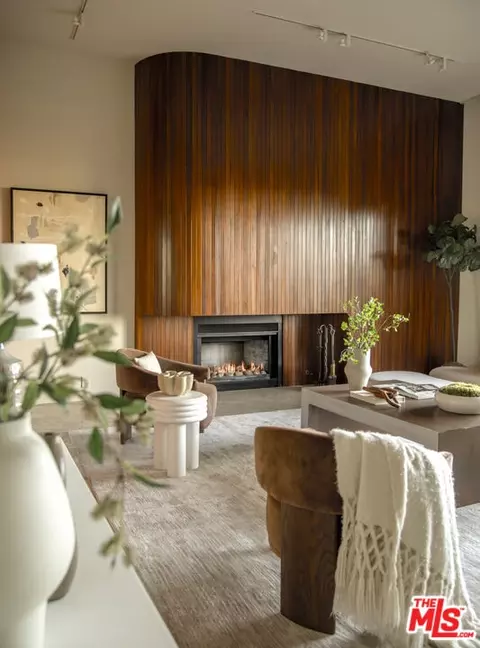3625 Lowry Rd, Los Angeles, CA 90027