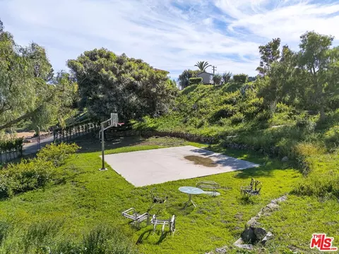 21535 Deerpath Ln, Malibu, CA 90265 photo 13