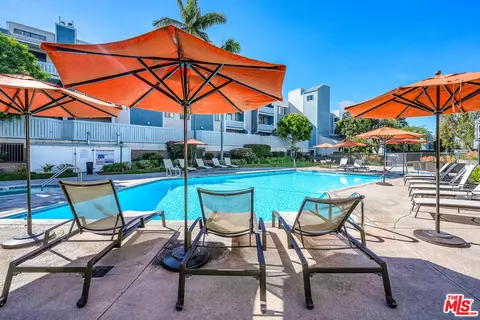 8162 Manitoba St #202, Playa Del Rey, CA 90293