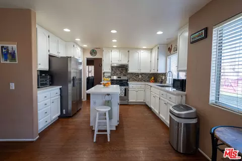 Kitchen - 3109 E Black Horse Dr, Ontario, CA 91761 photo 2 of 3
