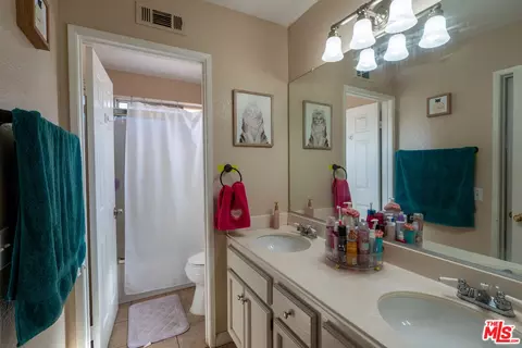Bath - 3109 E Black Horse Dr, Ontario, CA 91761 photo 3 of 5