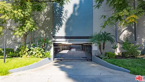 447 W Elk Ave, Glendale, CA 91204