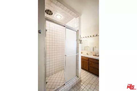 Bath - 2334 S 3rd Ave, Arcadia, CA 91006 photo 7 of 8