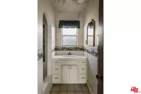 Bath - 2334 S 3rd Ave, Arcadia, CA 91006 photo 8 of 8
