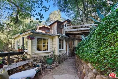 23300 Red Rock Rd, Topanga, CA 90290