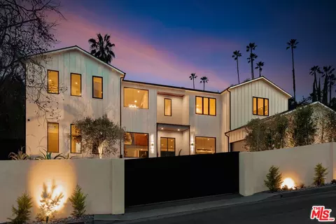 18100 Karen Dr, Tarzana, CA 91356