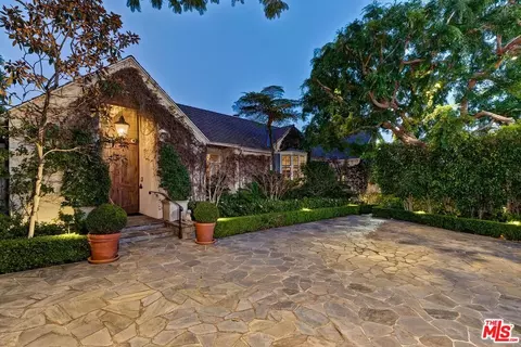 602 N Foothill Rd, Beverly Hills, CA 90210