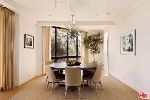 300 N Swall Dr #354, Beverly Hills, CA 90211