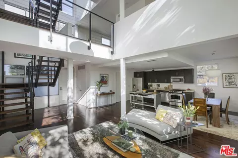 4111 W Sunset Blvd #220, Los Angeles, CA 90029