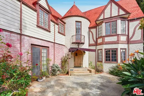 1140 Benedict Canyon Dr, Beverly Hills, CA 90210