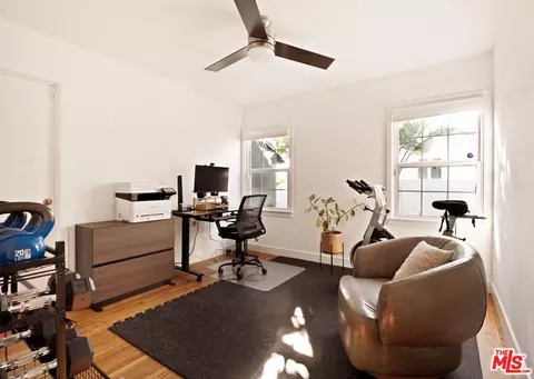 19021 Erwin St, Tarzana, CA 91335 photo 27