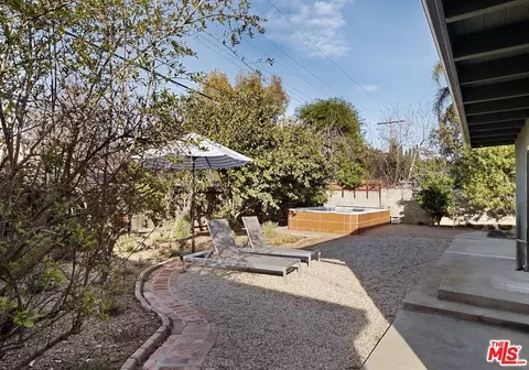 19021 Erwin St, Tarzana, CA 91335 photo 31