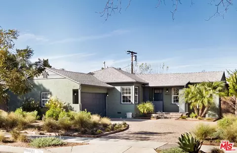 19021 Erwin St, Tarzana, CA 91335