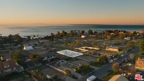 16847 Bollinger Dr, Pacific Palisades, CA 90272