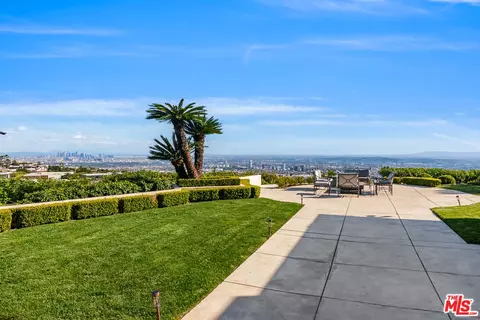 380 Trousdale Pl, Beverly Hills, CA 90210