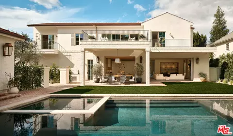 15620 Woodvale Rd, Encino, CA 91436