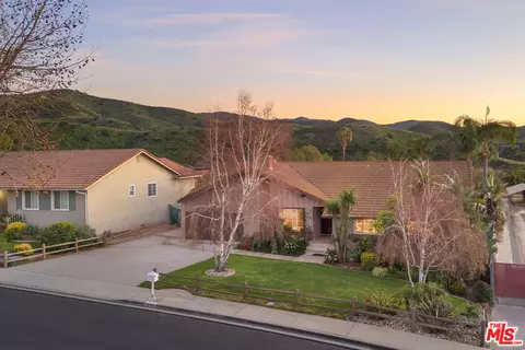 1218 Nonchalant Dr, Simi Valley, CA 93065