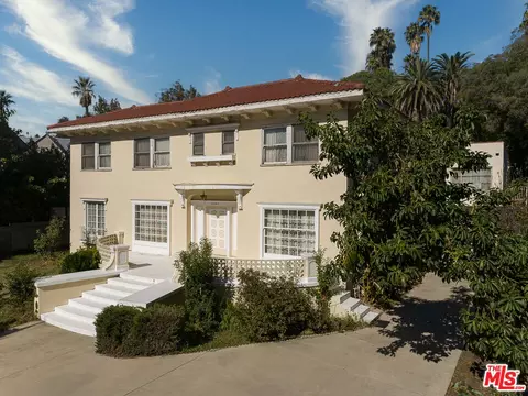 5231 Franklin Ave, Los Angeles, CA 90027