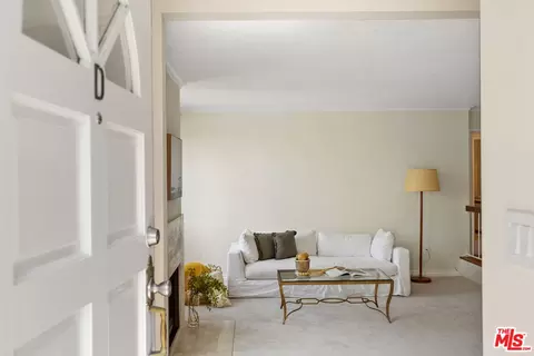 29125 Thousand Oaks Blvd #D, Agoura Hills, CA 91301