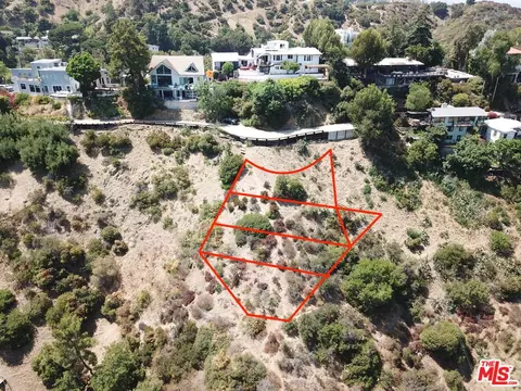 2072 N Lewis Ter, Los Angeles, CA 90046