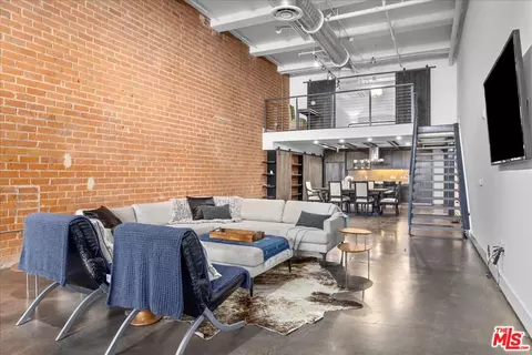 120 S Hewitt St #6, Los Angeles, CA 90012
