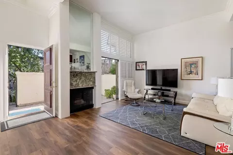 6263 Randi Ave, Woodland Hills, CA 91367