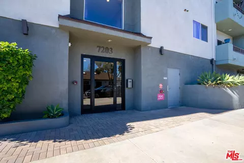 Exterior - 7203 Rubio Ave, Van Nuys, CA 91406 photo 1 of 5
