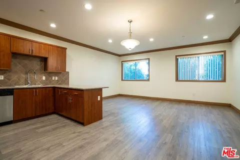 Living - 7203 Rubio Ave, Van Nuys, CA 91406 photo 1 of 2