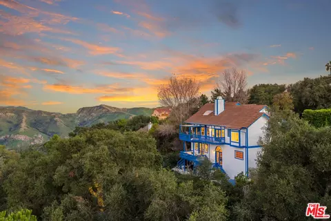 20675 Medley Ln, Topanga, CA 90290