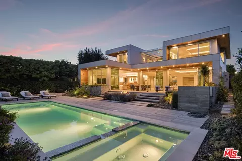 13120 Nimrod Pl, Los Angeles, CA 90049