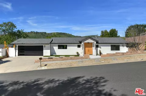 26065 Farmfield Rd, Calabasas, CA 91302