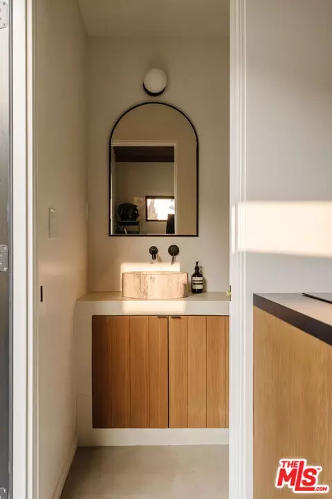 Other - 2418 Walnut Ave, Venice, CA 90291 photo 11 of 13