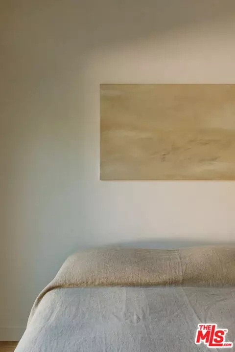 Bedroom - 2418 Walnut Ave, Venice, CA 90291 photo 2 of 9