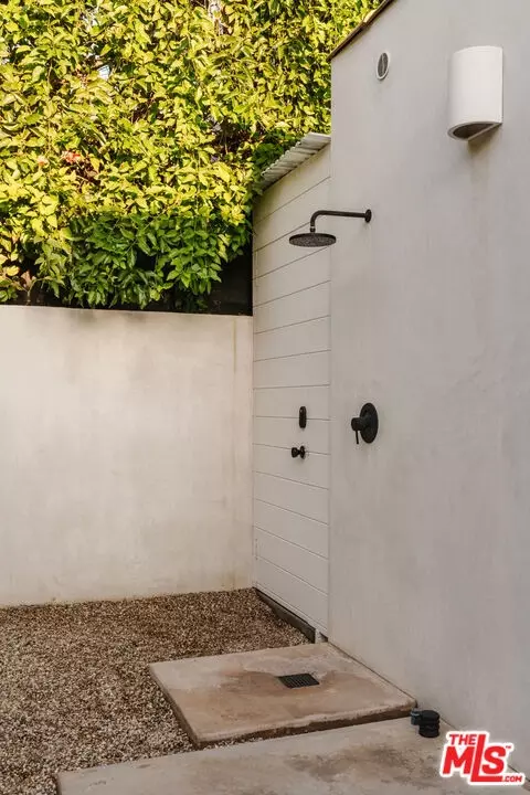Other - 2418 Walnut Ave, Venice, CA 90291 photo 7 of 13