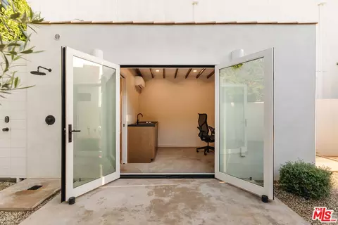 Other - 2418 Walnut Ave, Venice, CA 90291 photo 8 of 13