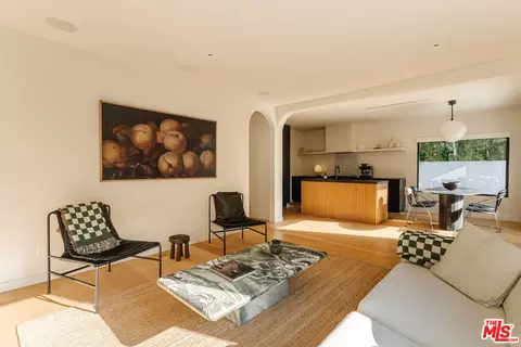 Other - 2418 Walnut Ave, Venice, CA 90291 photo 4 of 13