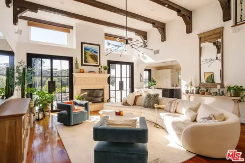 13551 Cheltenham Dr, Sherman Oaks, CA 91423